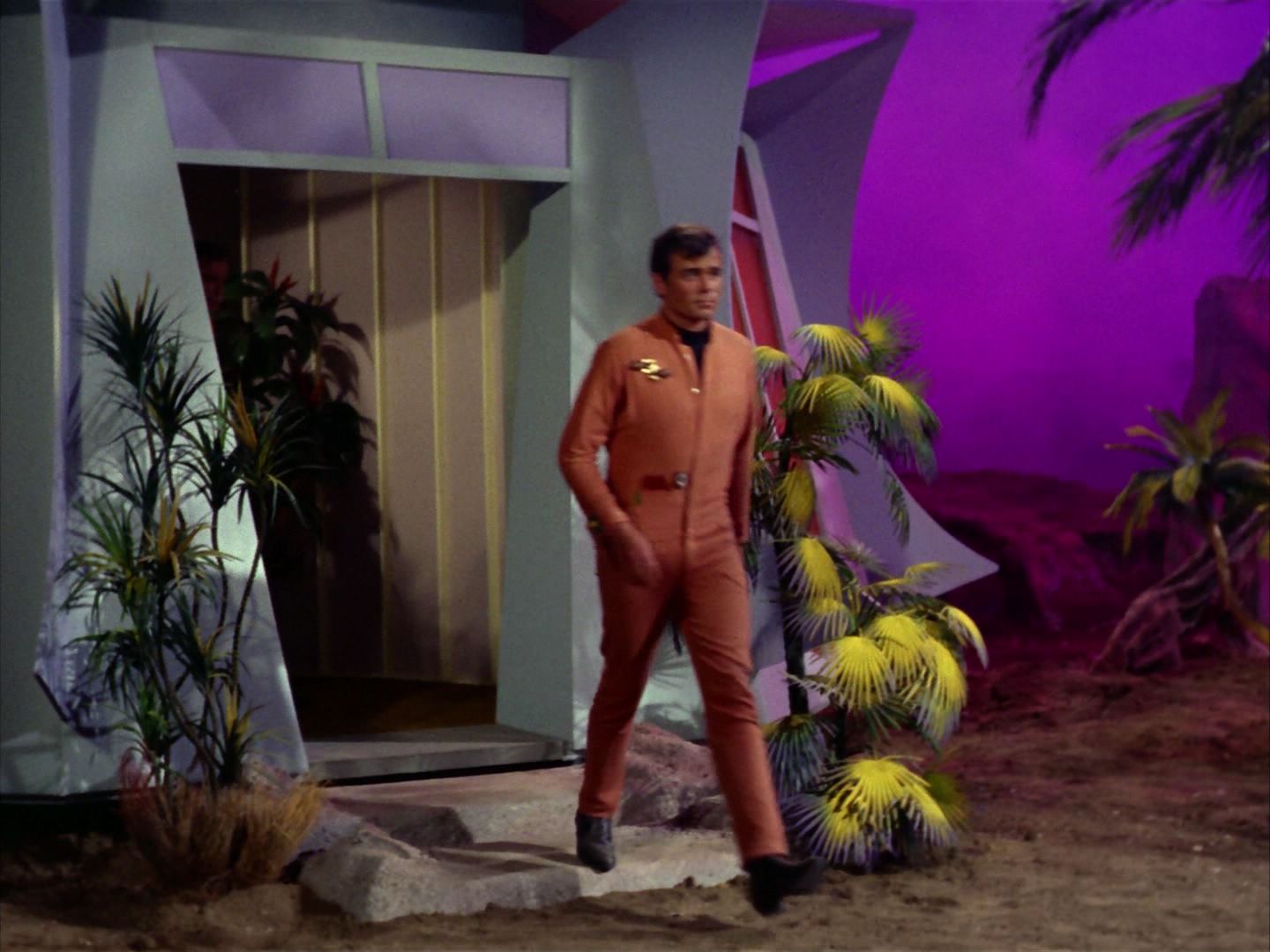 ariane179254_StarTrek_2x09_Metamorphosis_2059.jpg