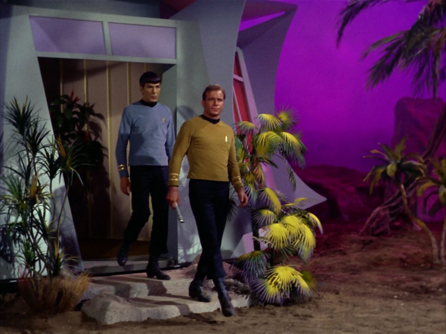ariane179254_StarTrek_2x09_Metamorphosis_2063.jpg
