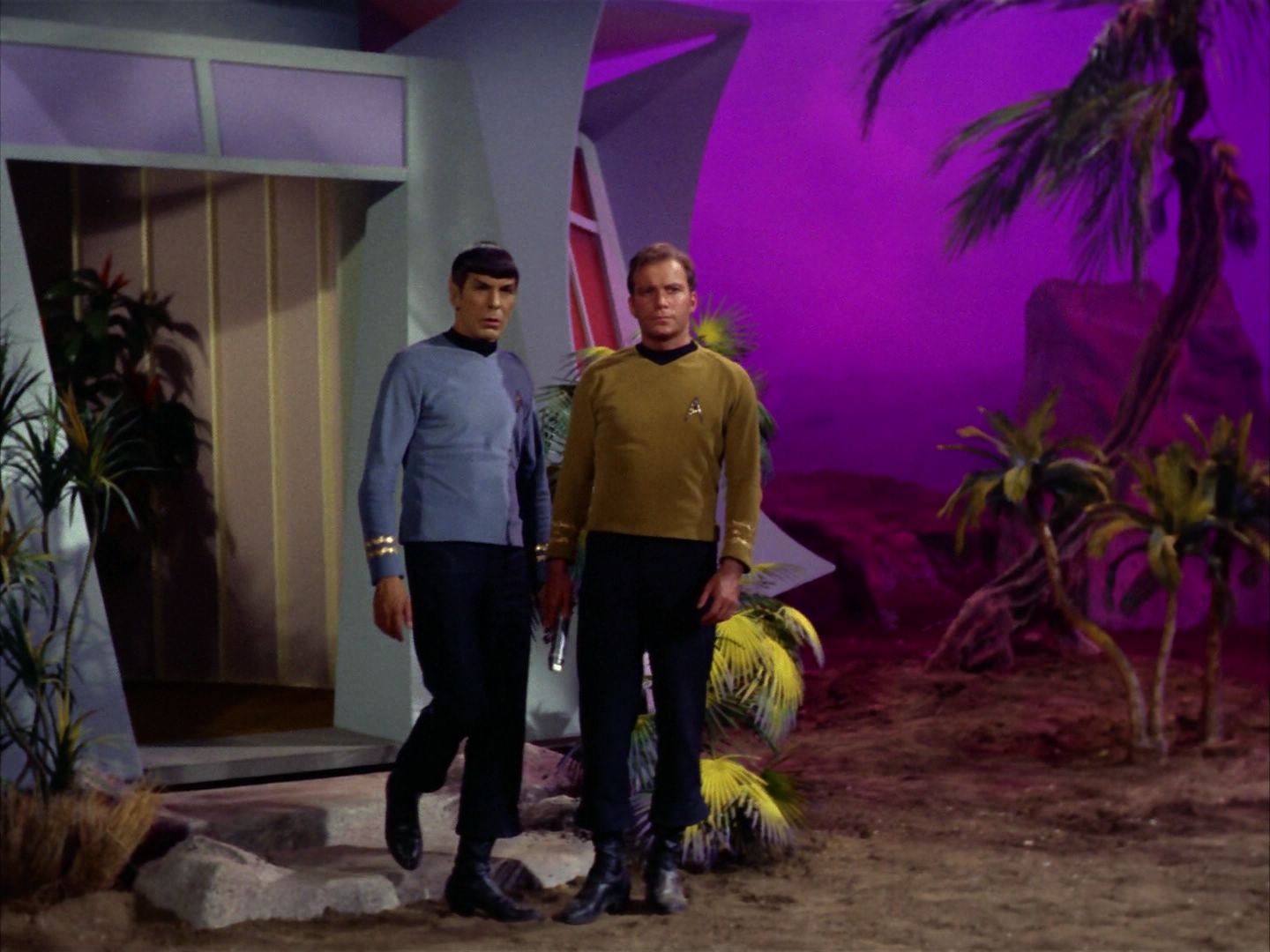 ariane179254_StarTrek_2x09_Metamorphosis_2065.jpg