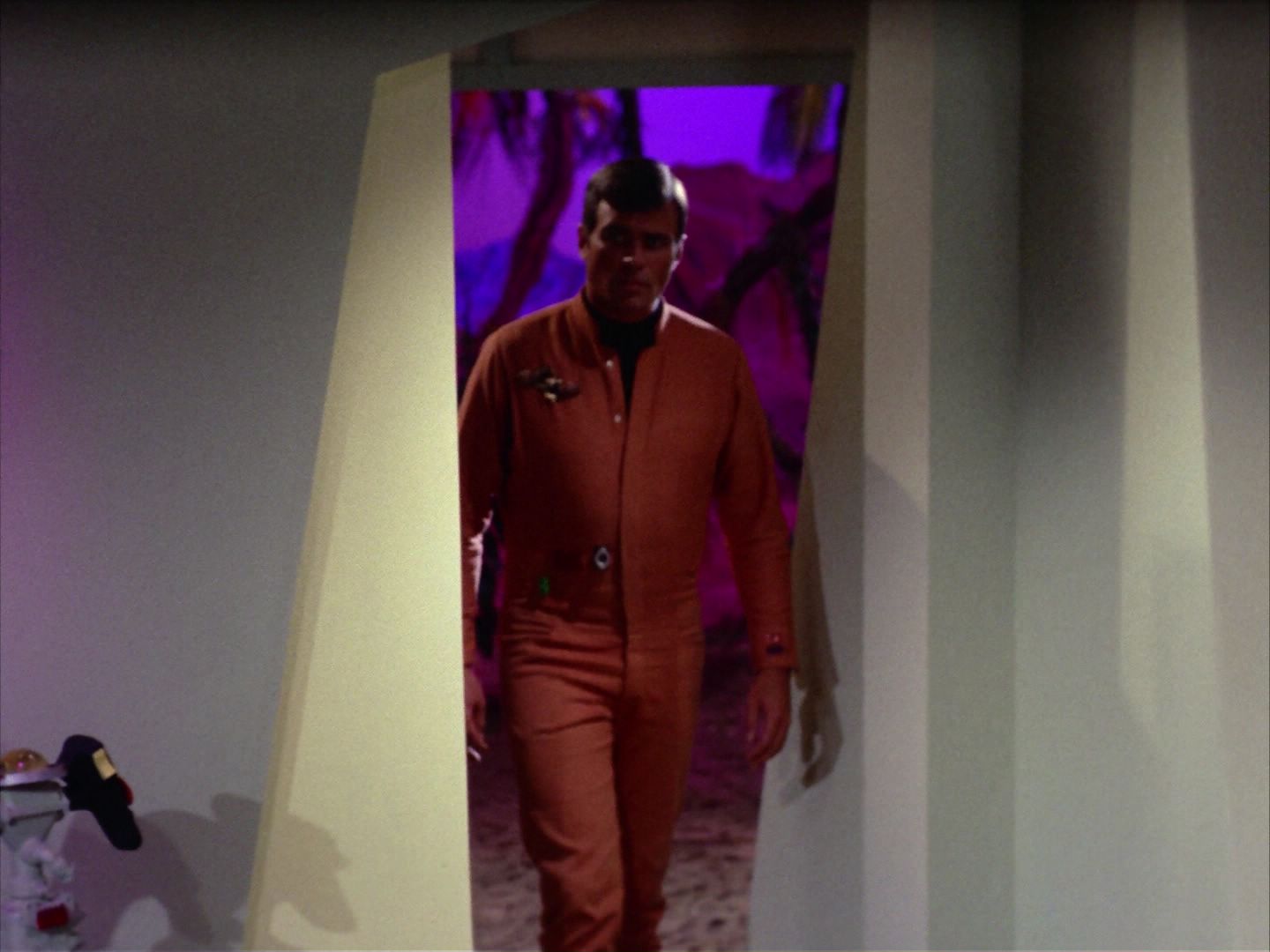 ariane179254_StarTrek_2x09_Metamorphosis_2322.jpg