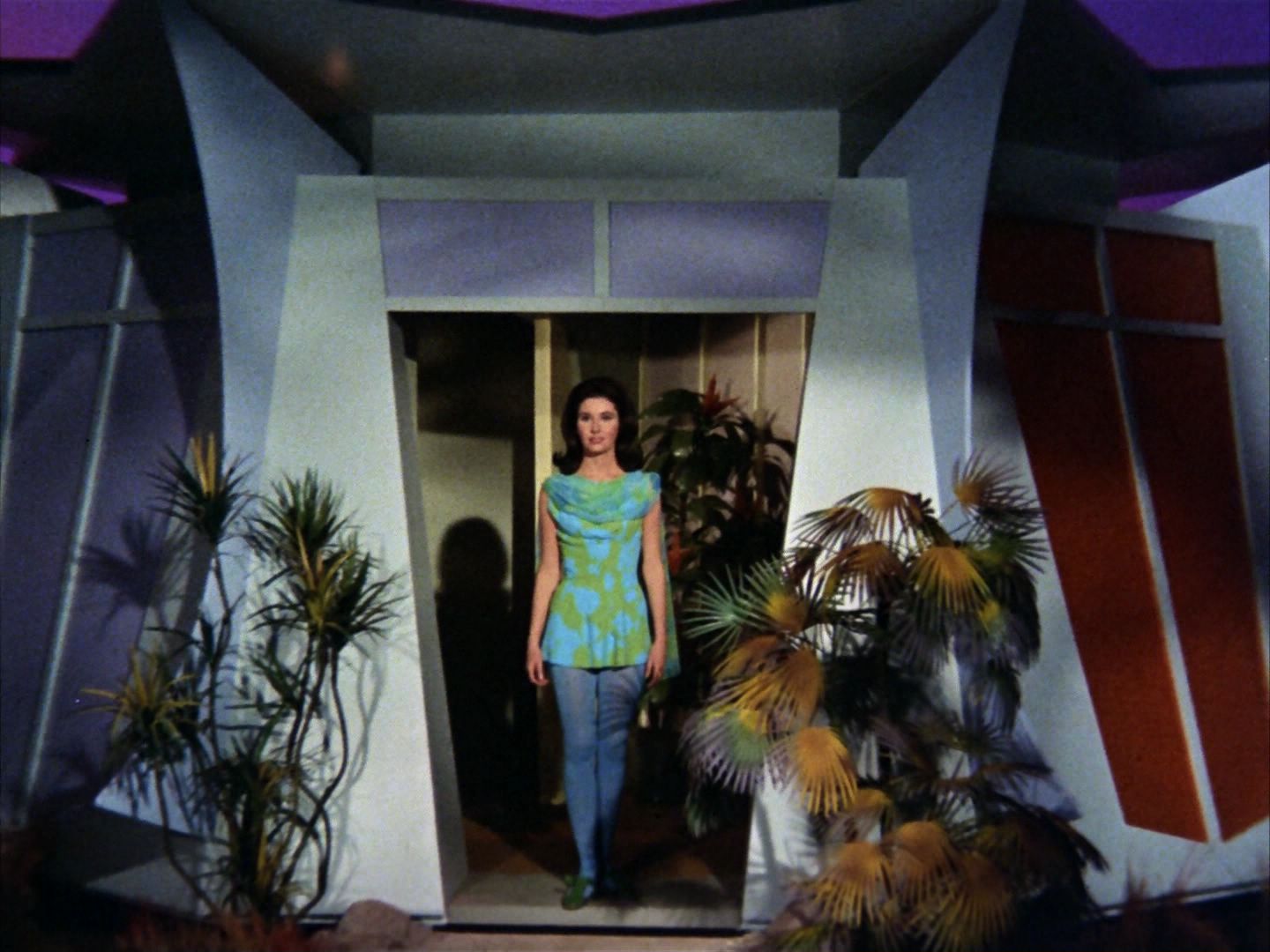 ariane179254_StarTrek_2x09_Metamorphosis_2829.jpg