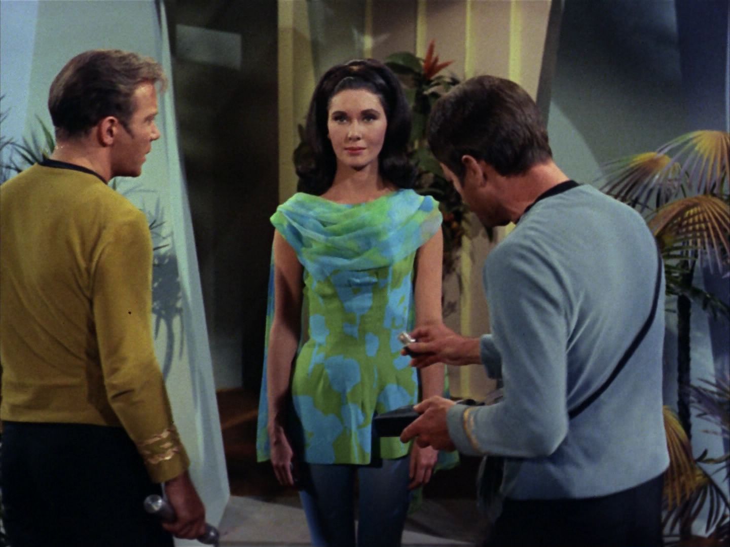 ariane179254_StarTrek_2x09_Metamorphosis_2843.jpg