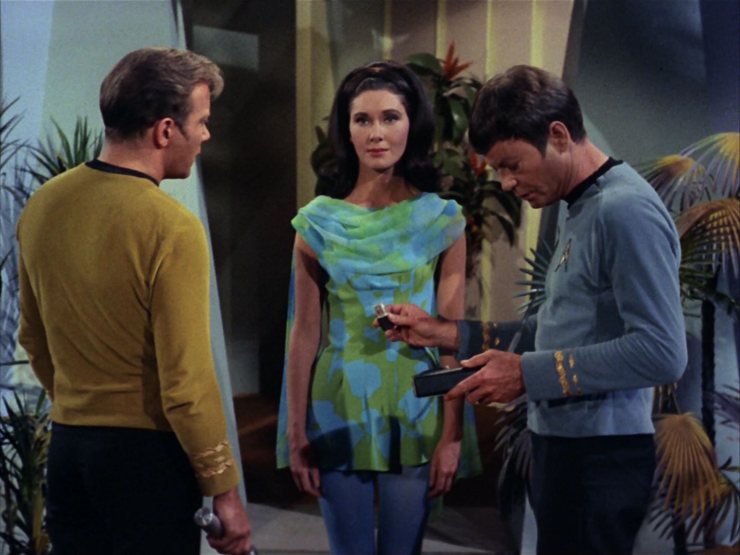 ariane179254_StarTrek_2x09_Metamorphosis_2845.jpg