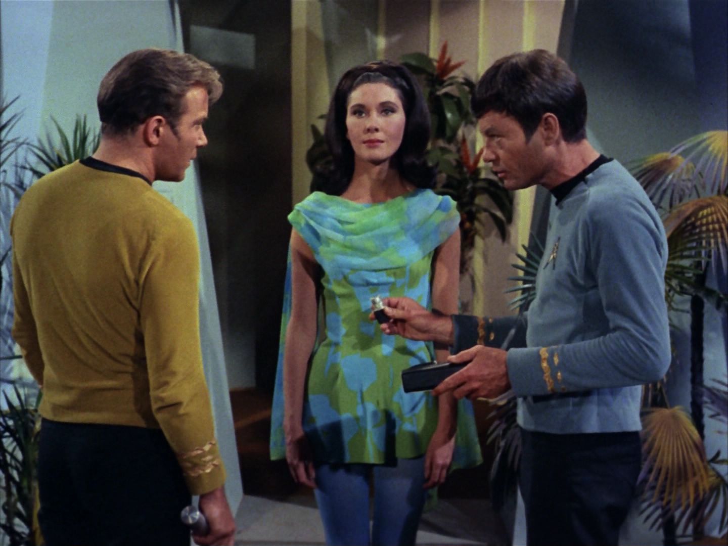 ariane179254_StarTrek_2x09_Metamorphosis_2848.jpg