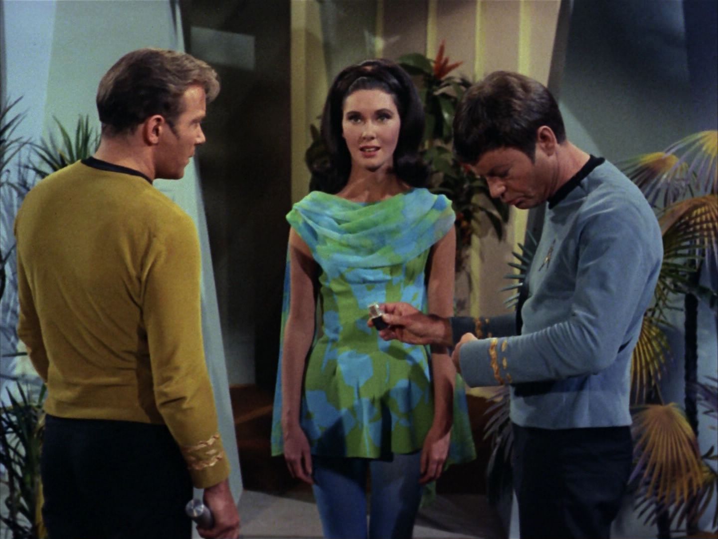 ariane179254_StarTrek_2x09_Metamorphosis_2851.jpg