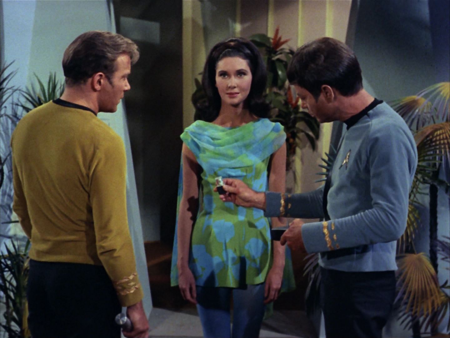 ariane179254_StarTrek_2x09_Metamorphosis_2852.jpg