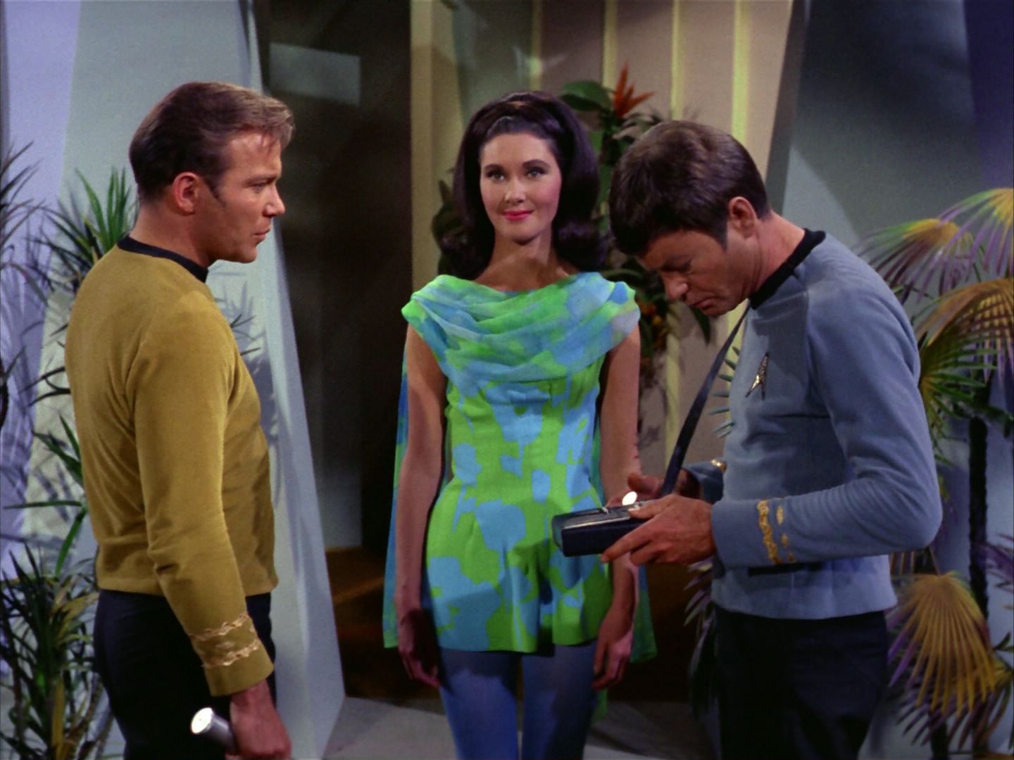 ariane179254_StarTrek_2x09_Metamorphosis_2862.jpg