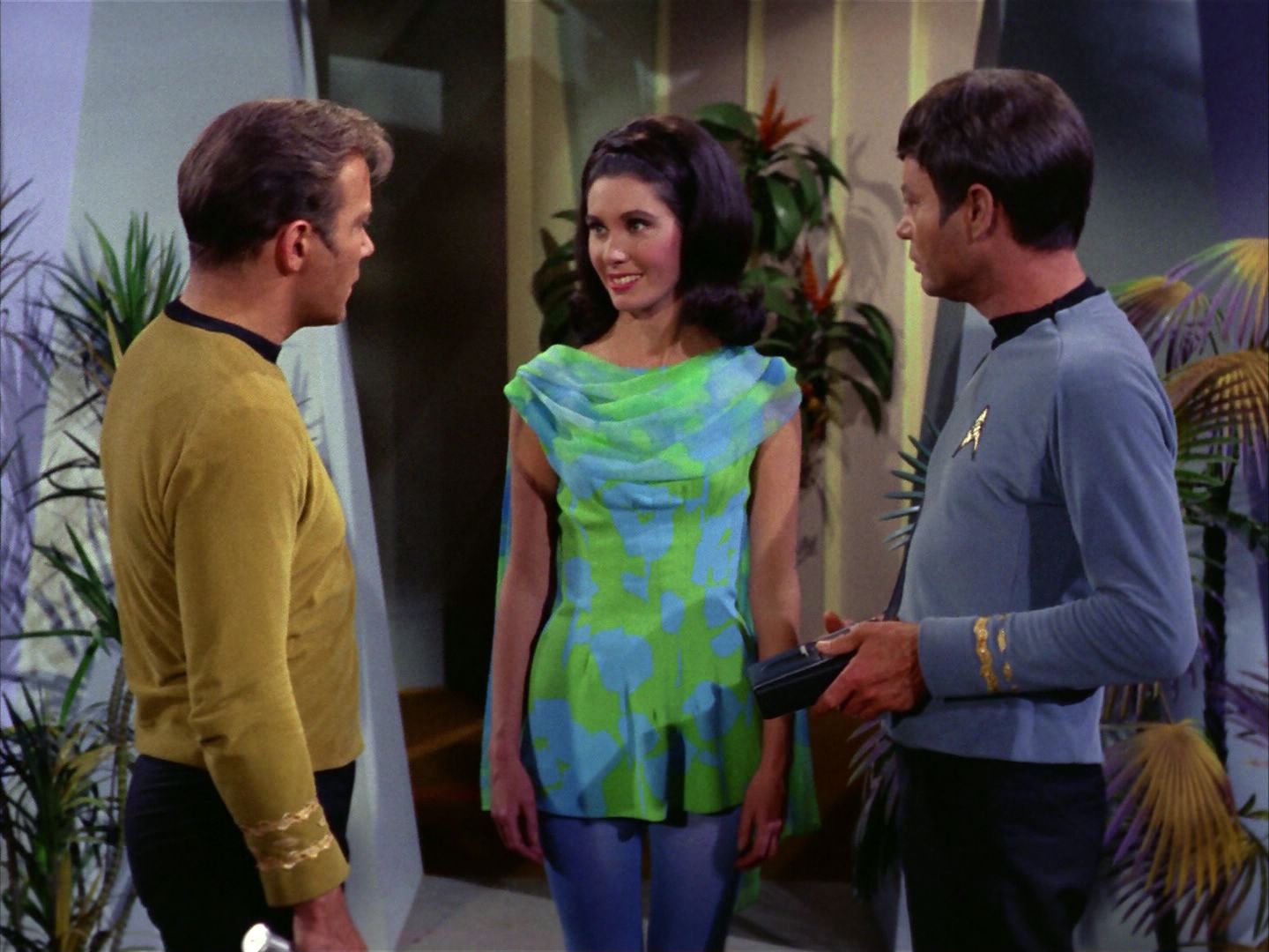 ariane179254_StarTrek_2x09_Metamorphosis_2877.jpg