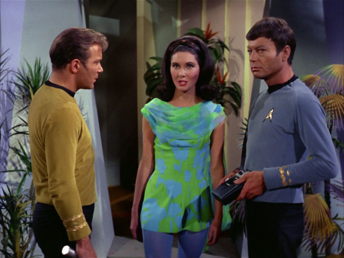 ariane179254_StarTrek_2x09_Metamorphosis_2882.jpg