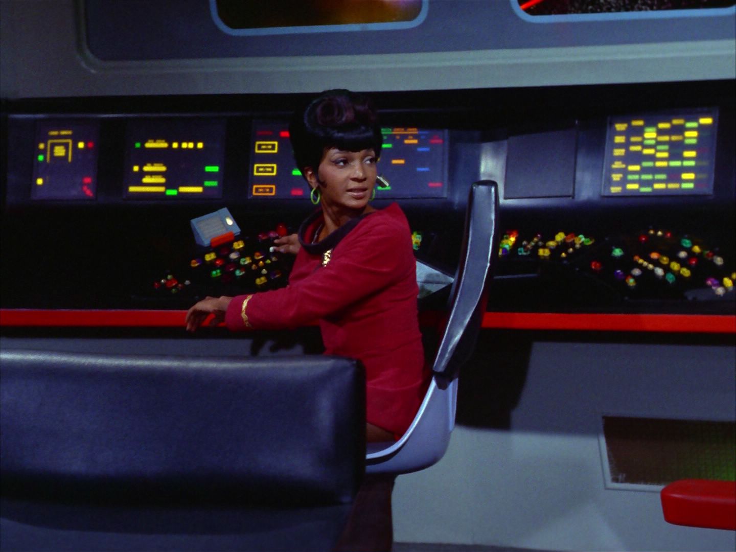 ariane179254_StarTrek_2x09_Metamorphosis_3090.jpg