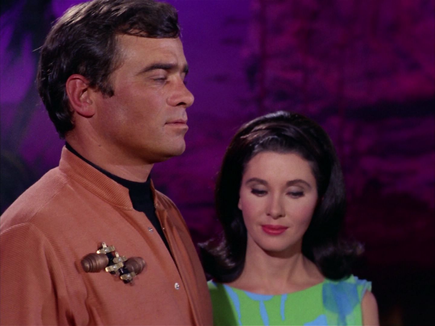 ariane179254_StarTrek_2x09_Metamorphosis_3341.jpg