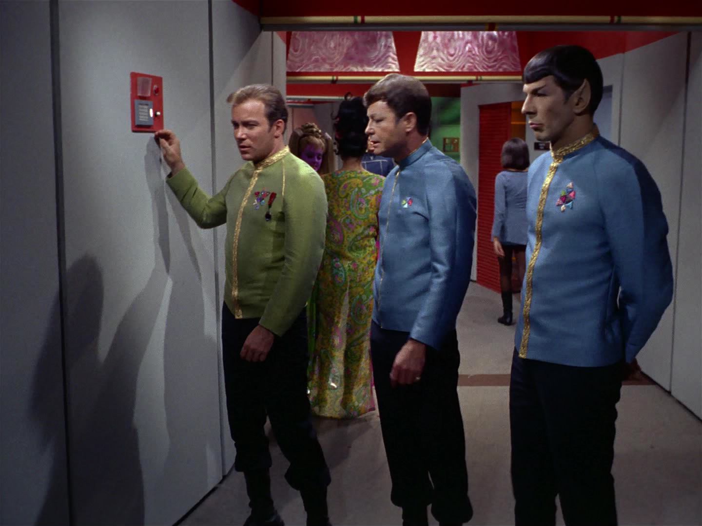 ariane179254_StarTrek_2x10_TheJourneyToBabel_0040.jpg