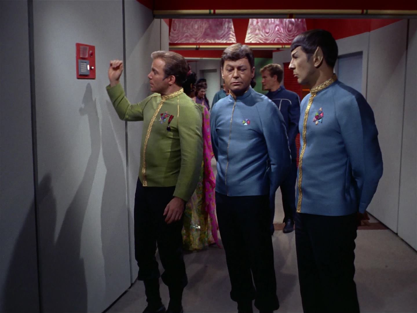 ariane179254_StarTrek_2x10_TheJourneyToBabel_0046.jpg