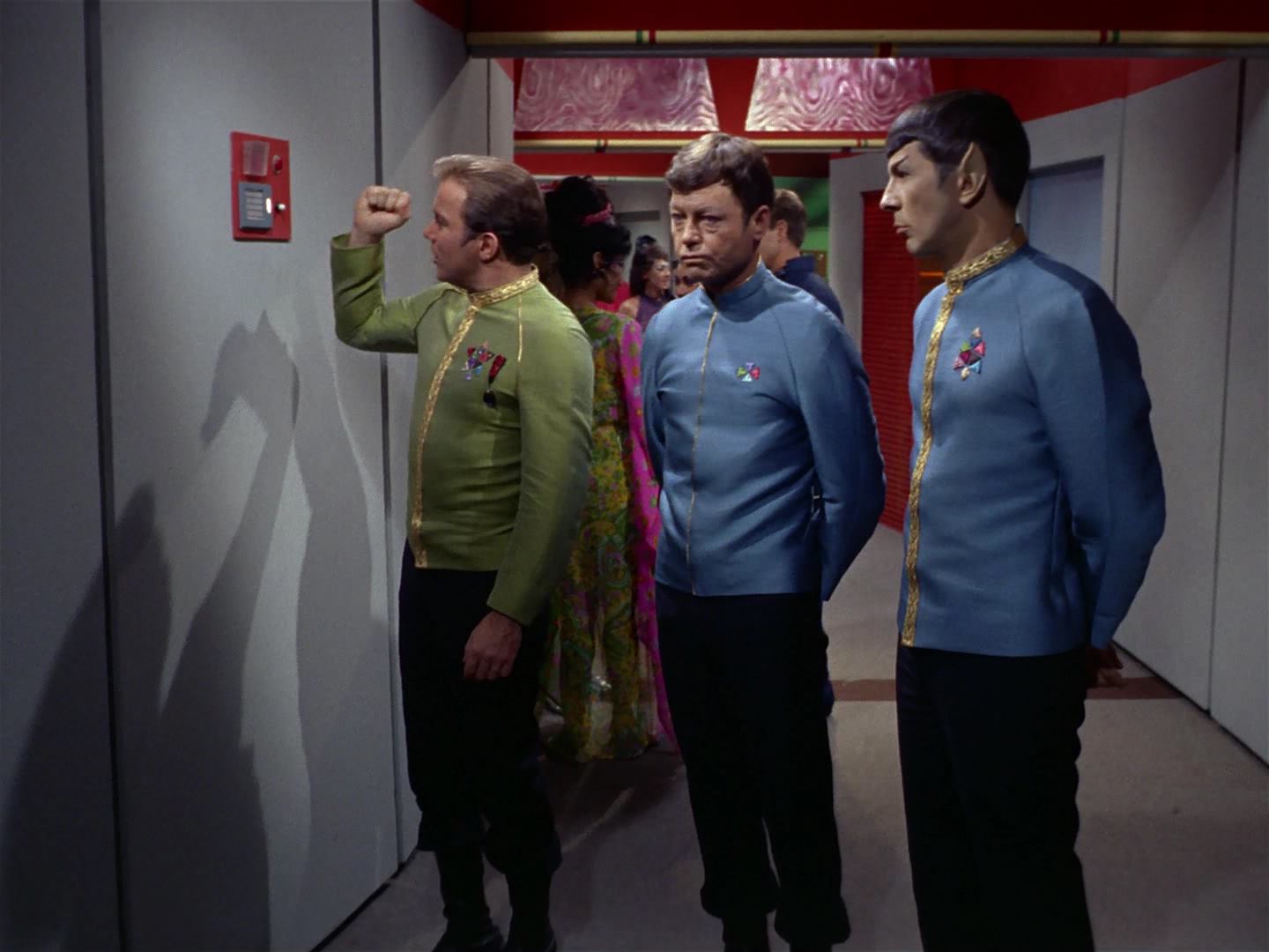 ariane179254_StarTrek_2x10_TheJourneyToBabel_0047.jpg