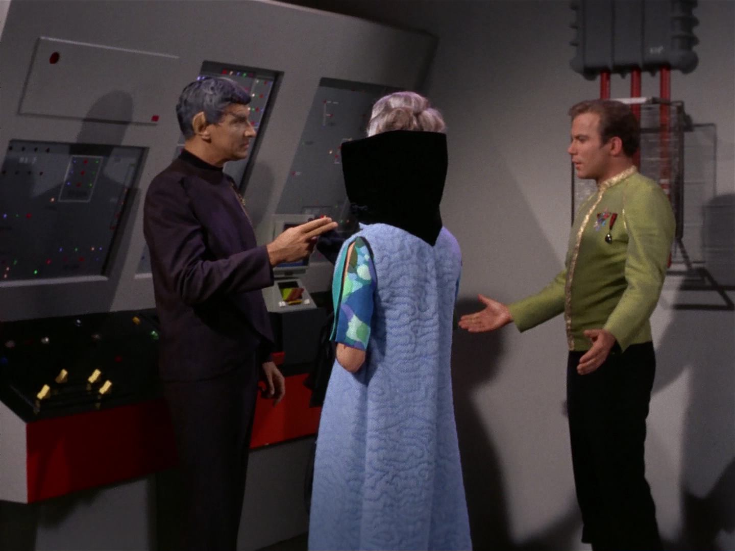 ariane179254_StarTrek_2x10_TheJourneyToBabel_0411.jpg