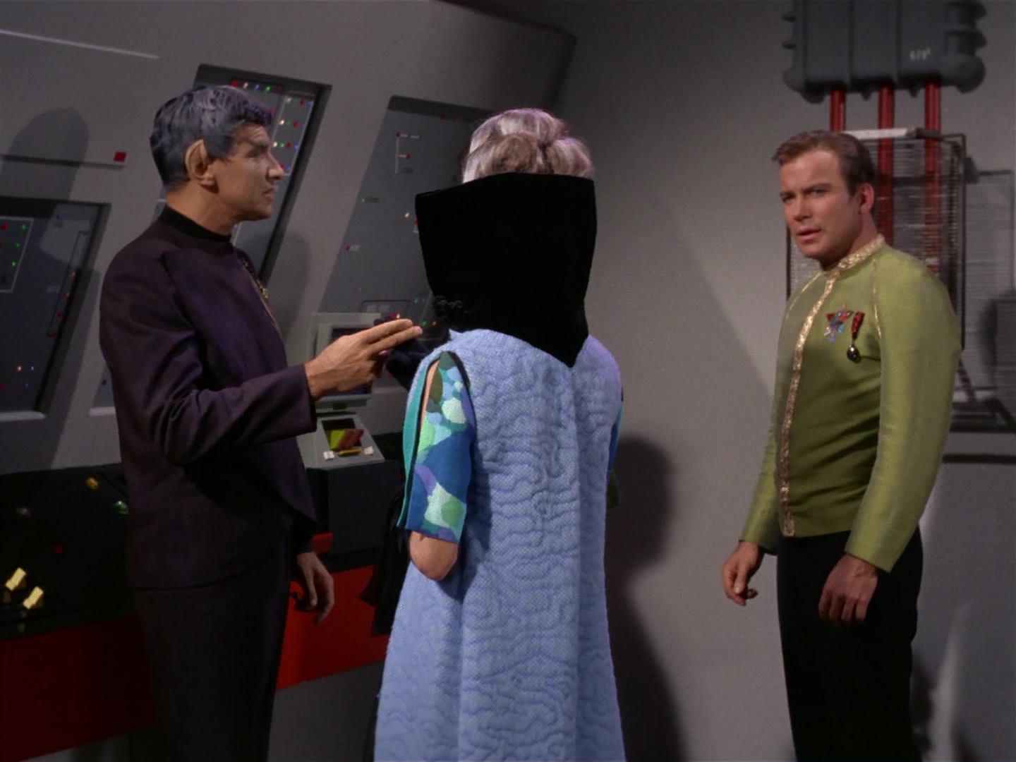 ariane179254_StarTrek_2x10_TheJourneyToBabel_0416.jpg