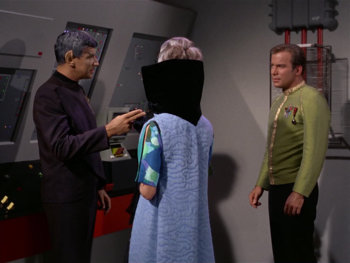 ariane179254_StarTrek_2x10_TheJourneyToBabel_0420.jpg