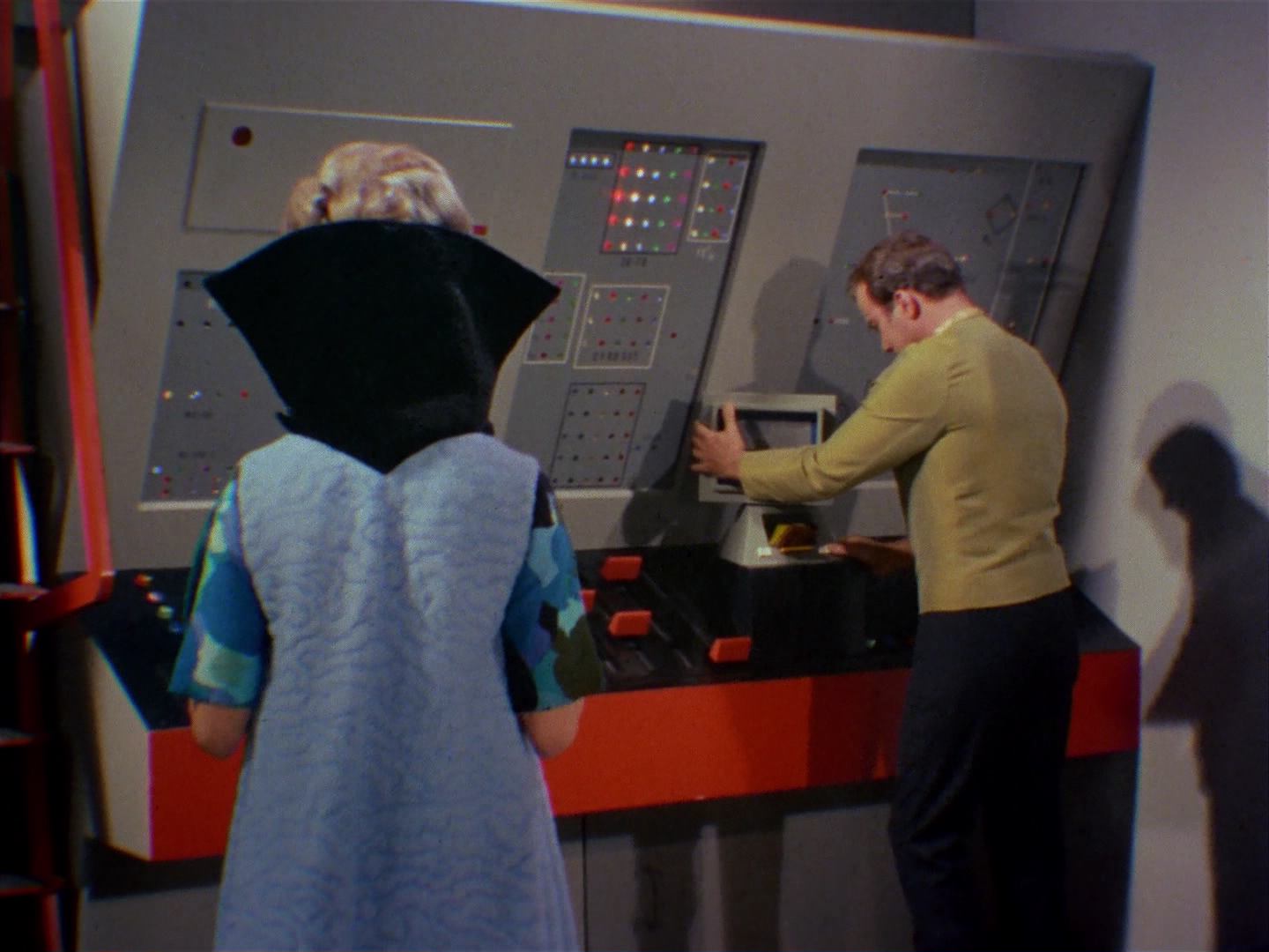 ariane179254_StarTrek_2x10_TheJourneyToBabel_0539.jpg