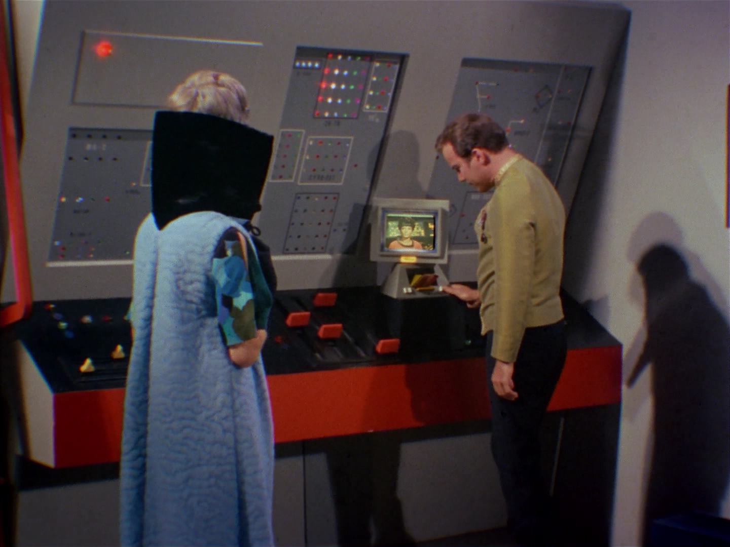 ariane179254_StarTrek_2x10_TheJourneyToBabel_0542.jpg