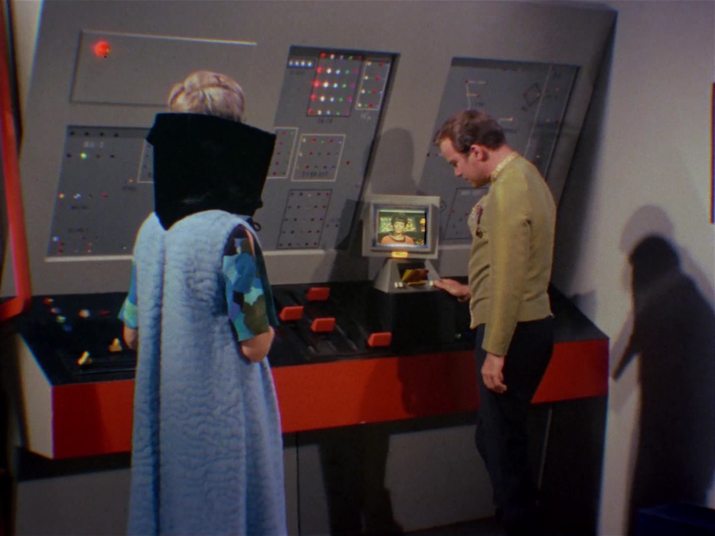 ariane179254_StarTrek_2x10_TheJourneyToBabel_0544.jpg