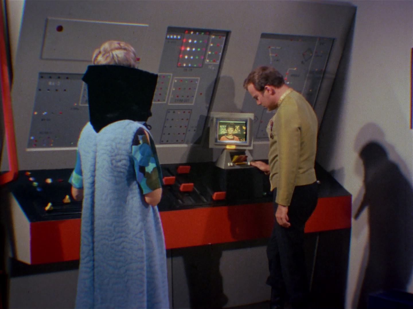 ariane179254_StarTrek_2x10_TheJourneyToBabel_0548.jpg