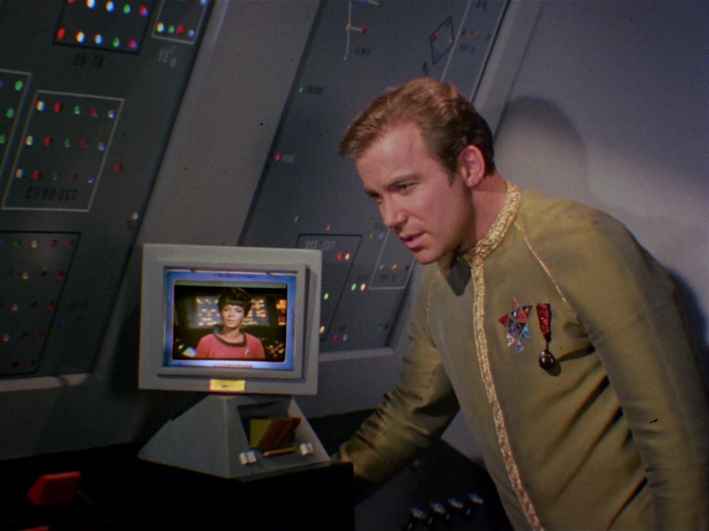 ariane179254_StarTrek_2x10_TheJourneyToBabel_0551.jpg