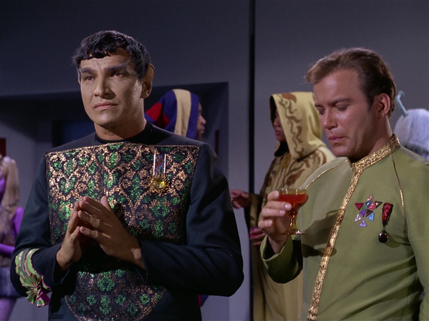 ariane179254_StarTrek_2x10_TheJourneyToBabel_0620.jpg