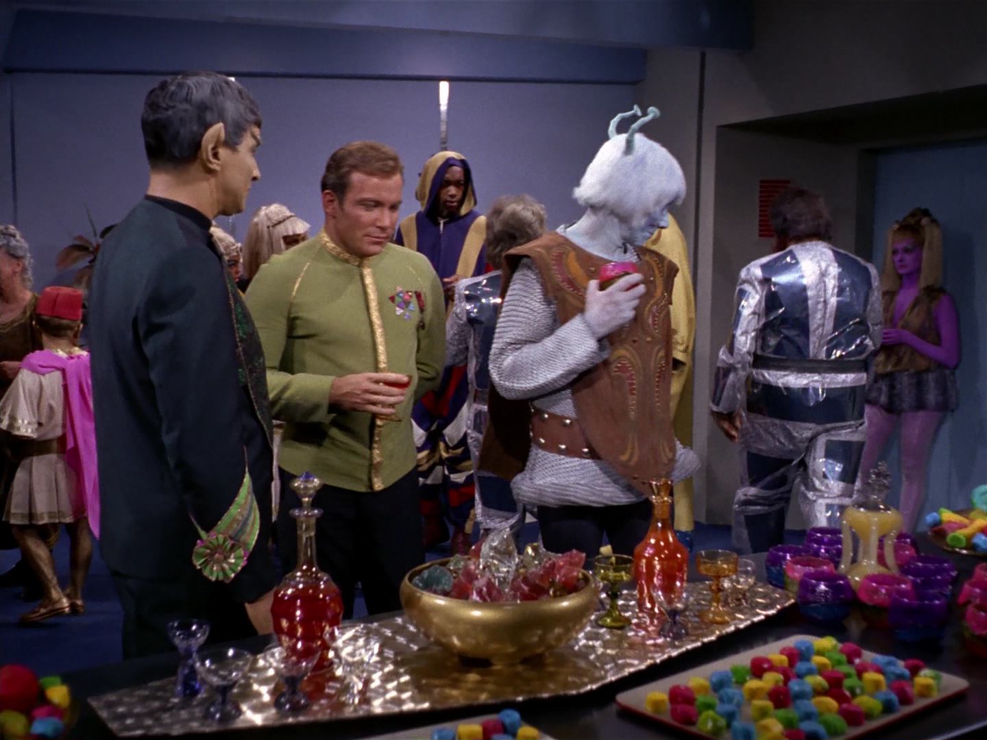 ariane179254_StarTrek_2x10_TheJourneyToBabel_0706.jpg