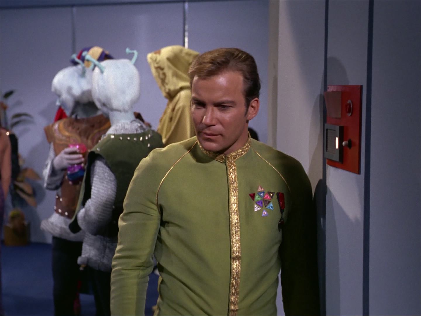 ariane179254_StarTrek_2x10_TheJourneyToBabel_0802.jpg