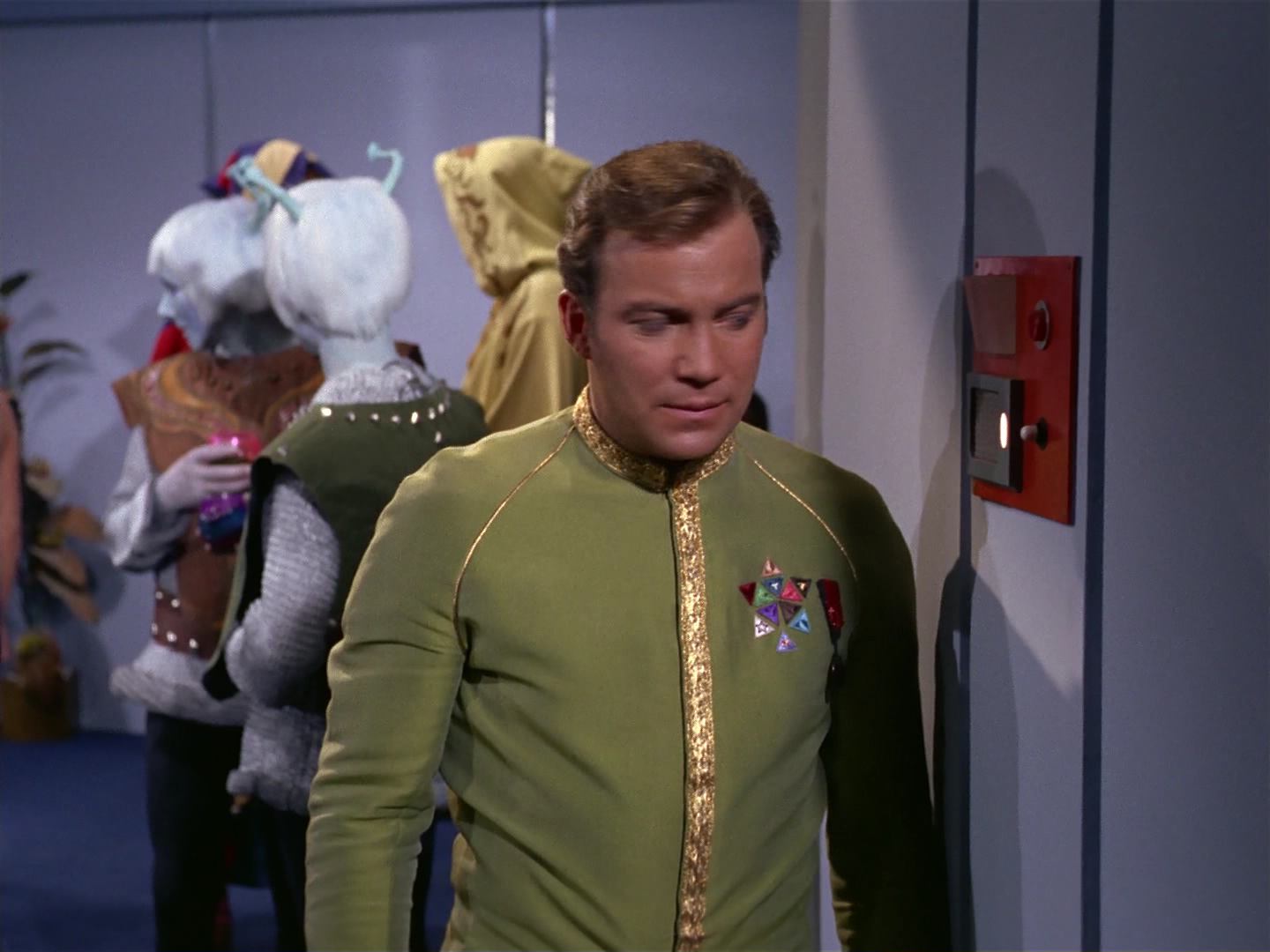 ariane179254_StarTrek_2x10_TheJourneyToBabel_0803.jpg