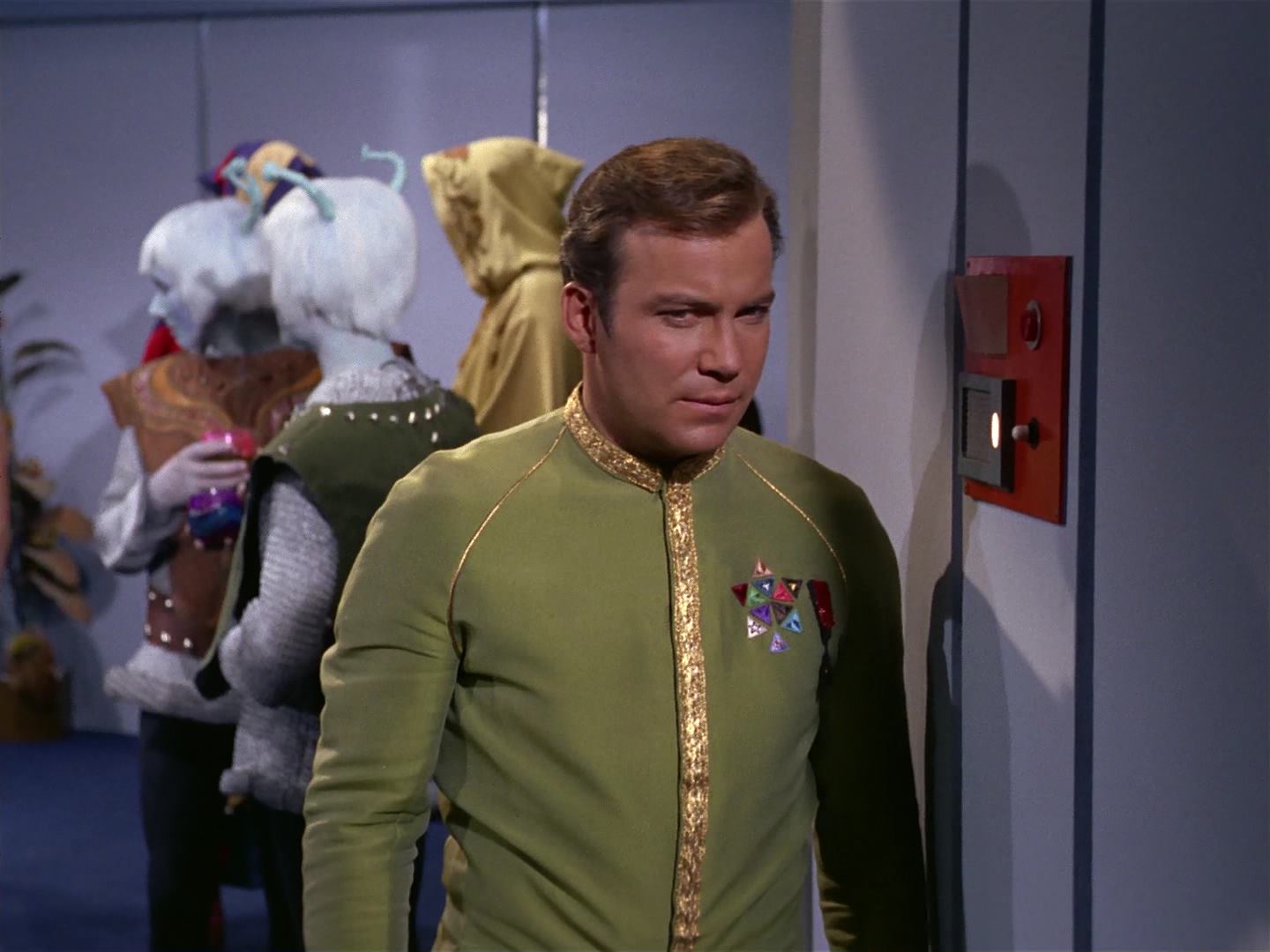 ariane179254_StarTrek_2x10_TheJourneyToBabel_0804.jpg