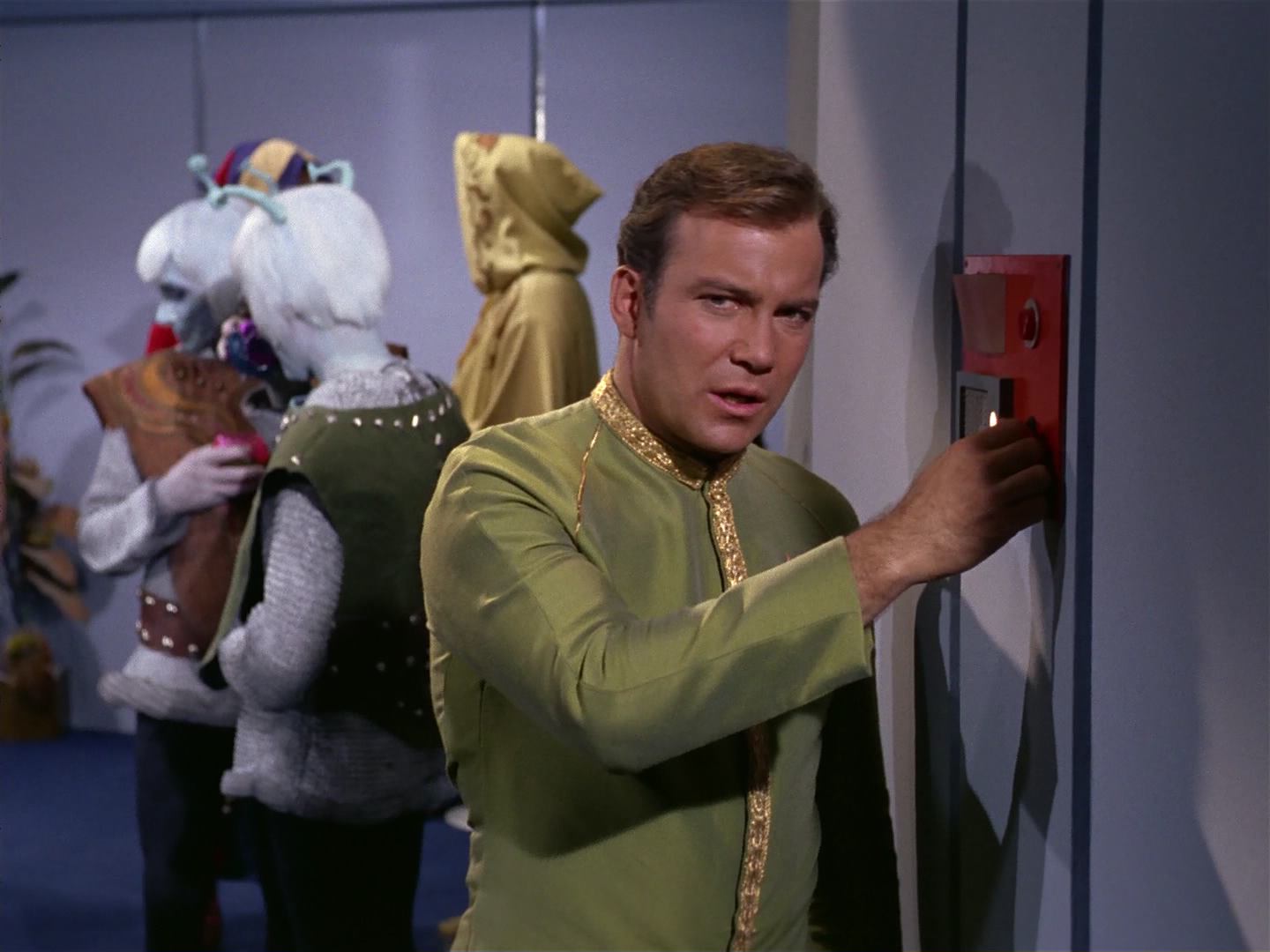 ariane179254_StarTrek_2x10_TheJourneyToBabel_0808.jpg