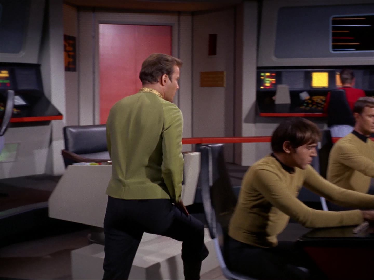 ariane179254_StarTrek_2x10_TheJourneyToBabel_0869.jpg