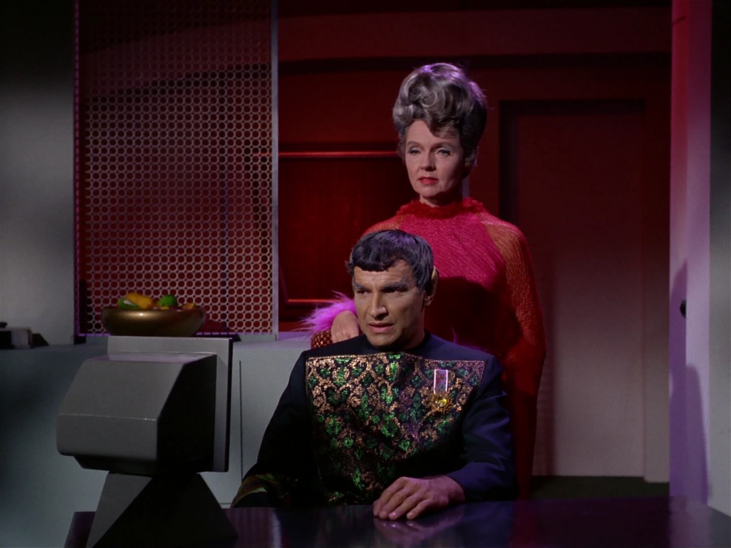ariane179254_StarTrek_2x10_TheJourneyToBabel_0878.jpg