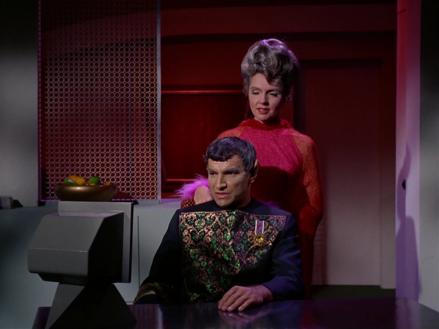ariane179254_StarTrek_2x10_TheJourneyToBabel_0900.jpg