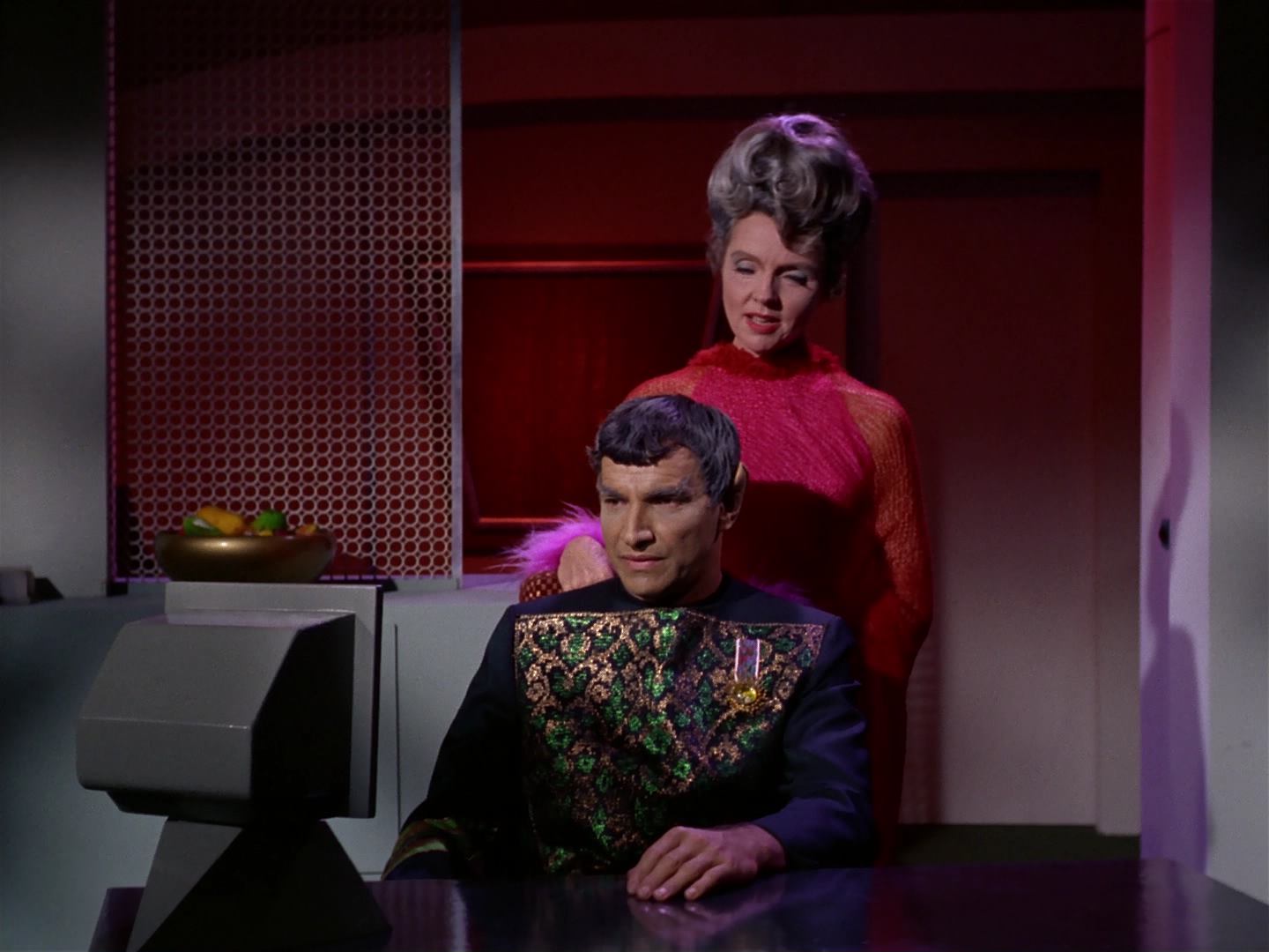 ariane179254_StarTrek_2x10_TheJourneyToBabel_0902.jpg