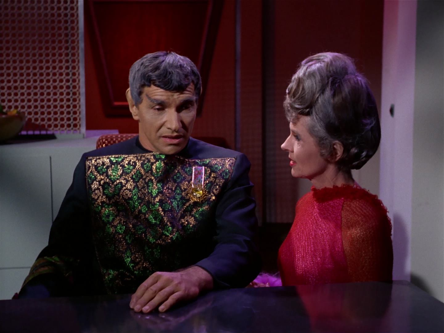 ariane179254_StarTrek_2x10_TheJourneyToBabel_0924.jpg