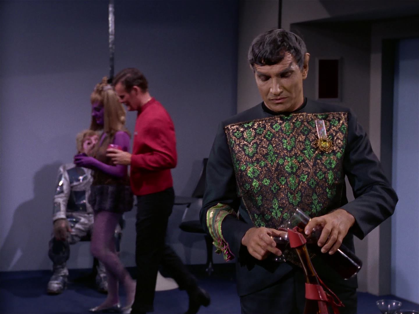 ariane179254_StarTrek_2x10_TheJourneyToBabel_1038.jpg