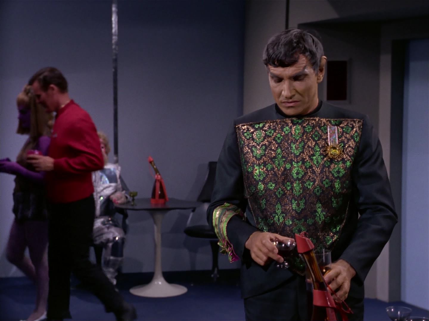 ariane179254_StarTrek_2x10_TheJourneyToBabel_1039.jpg