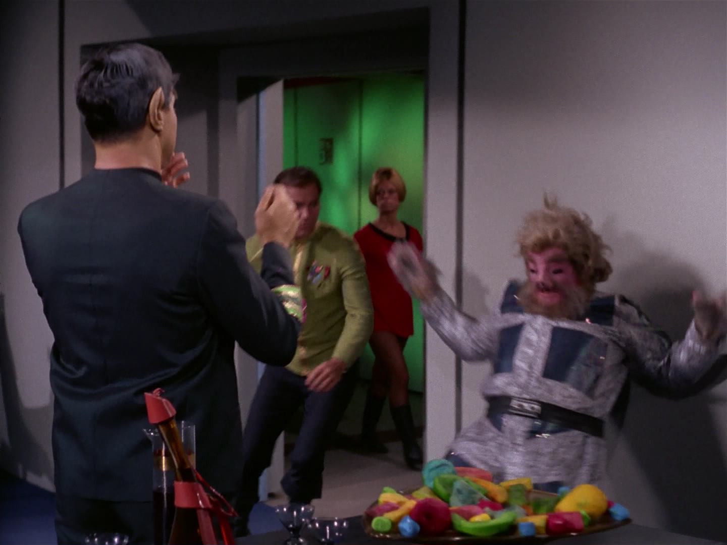 ariane179254_StarTrek_2x10_TheJourneyToBabel_1109.jpg