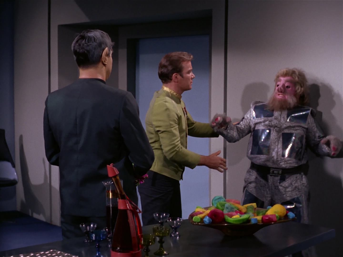 ariane179254_StarTrek_2x10_TheJourneyToBabel_1113.jpg