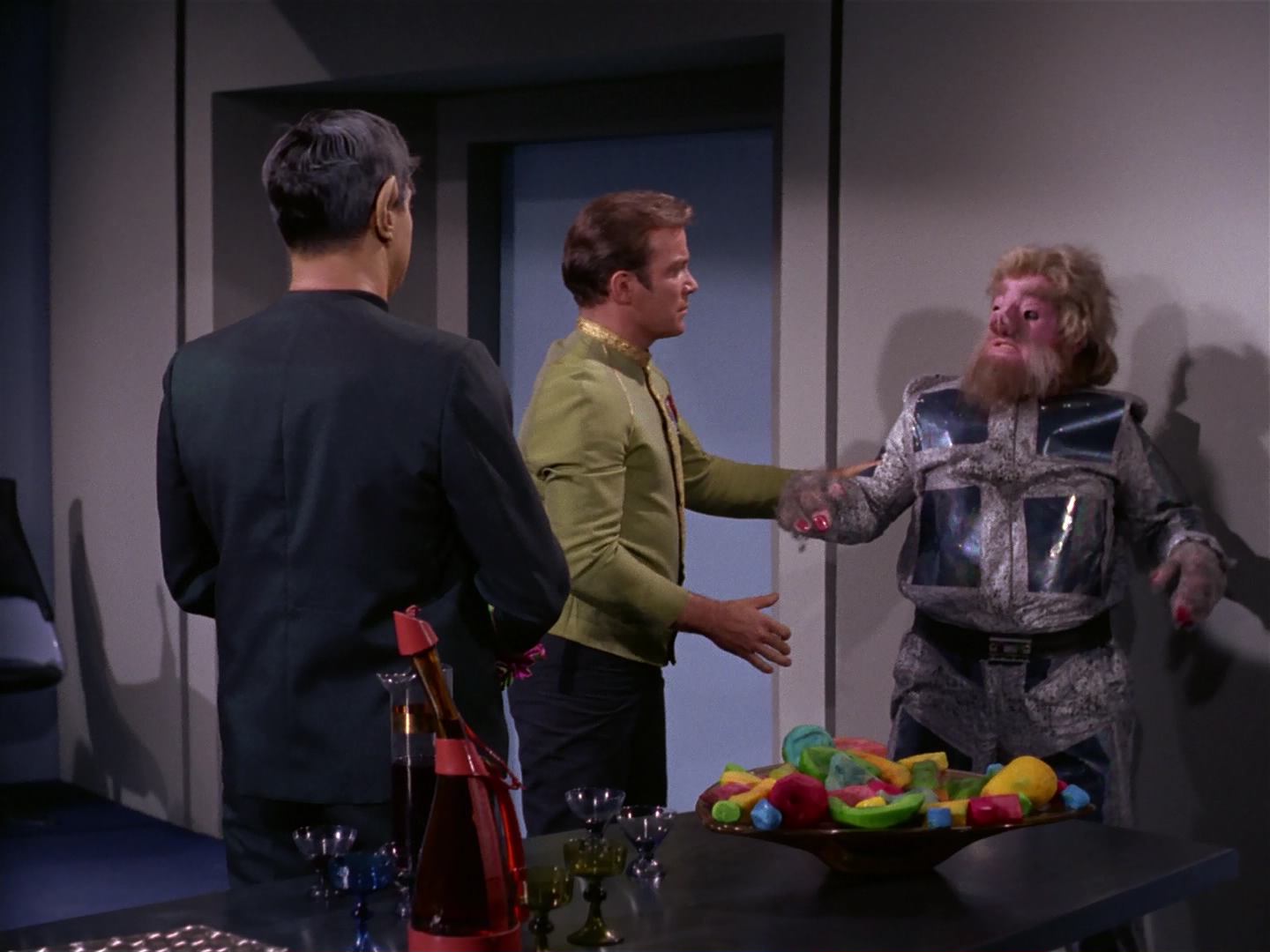 ariane179254_StarTrek_2x10_TheJourneyToBabel_1114.jpg