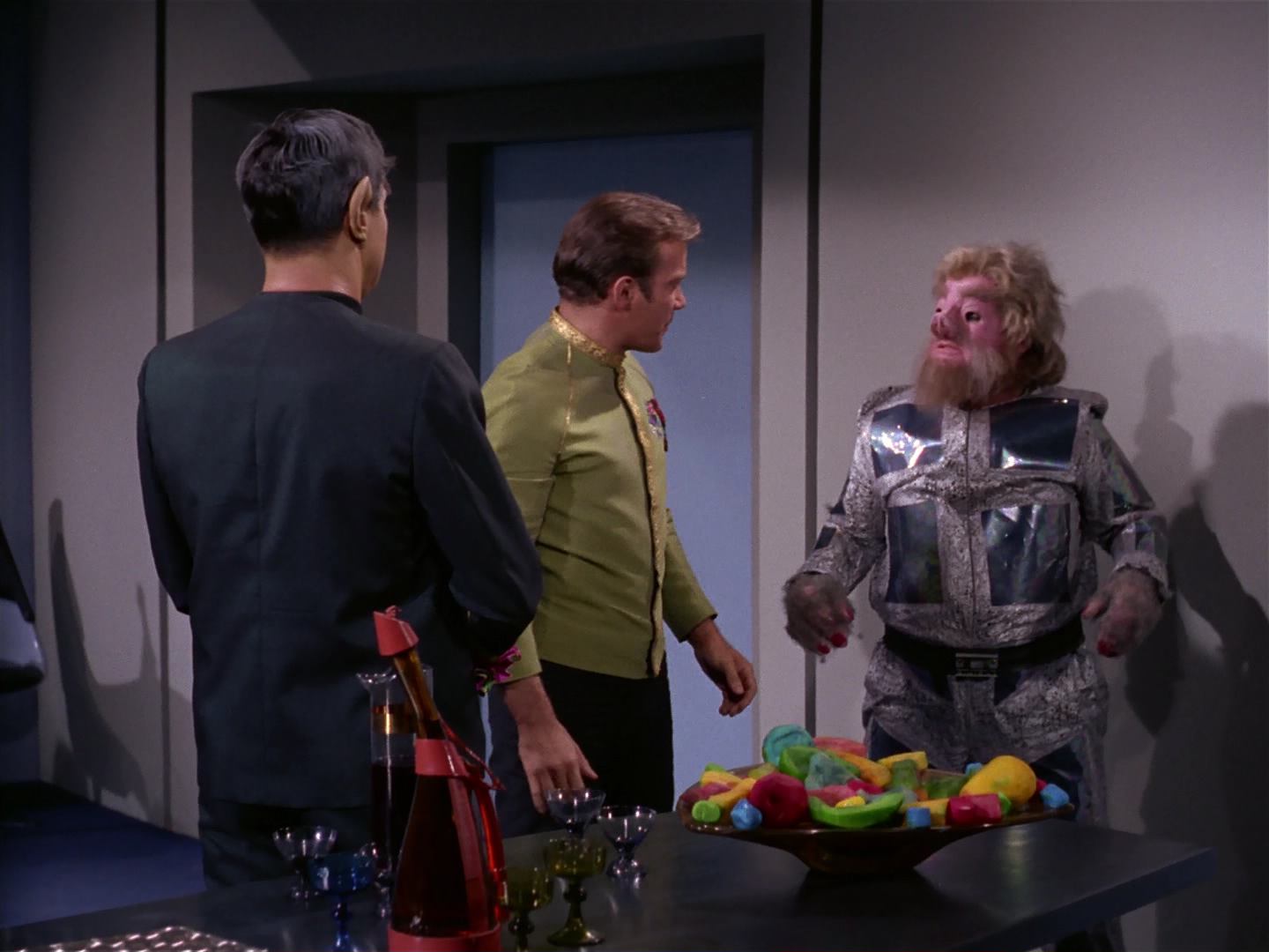 ariane179254_StarTrek_2x10_TheJourneyToBabel_1118.jpg