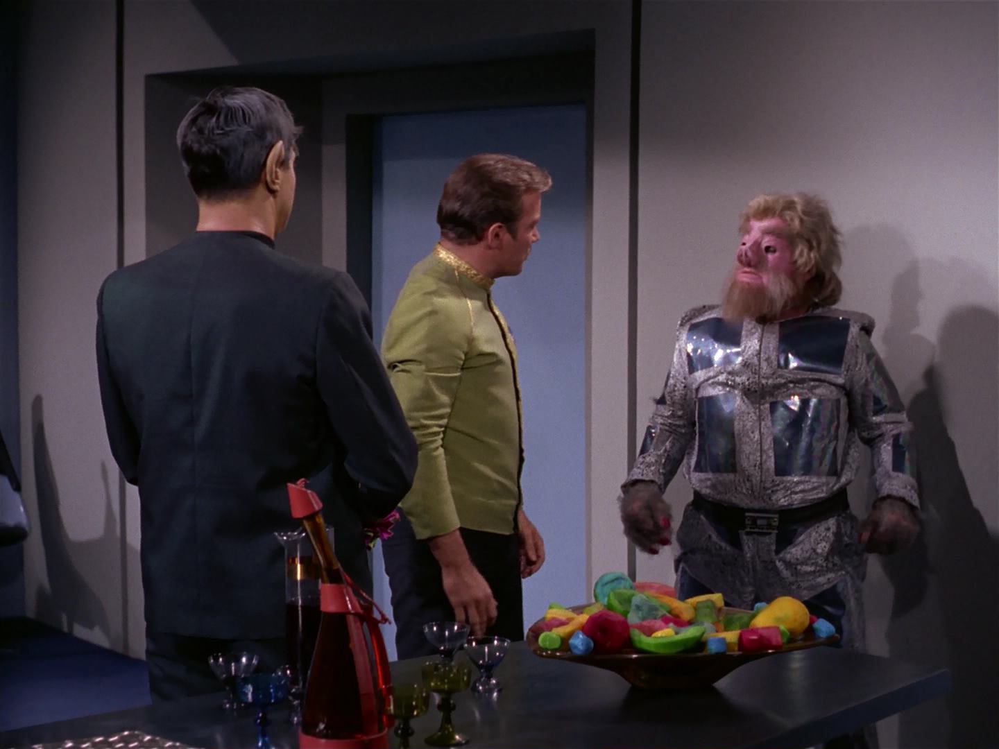 ariane179254_StarTrek_2x10_TheJourneyToBabel_1124.jpg