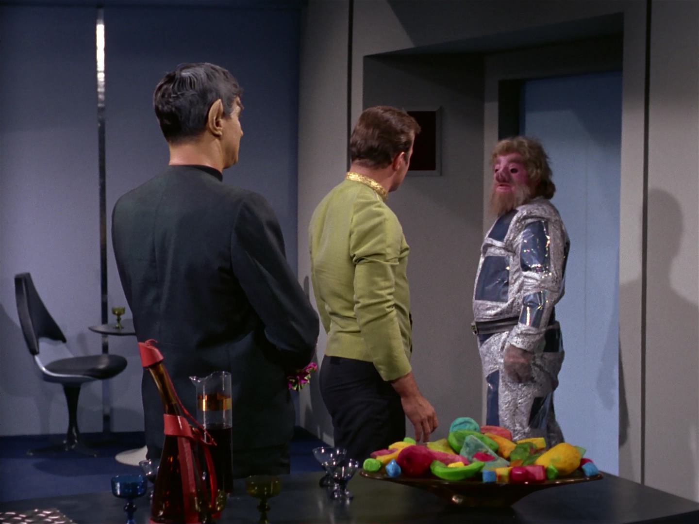 ariane179254_StarTrek_2x10_TheJourneyToBabel_1134.jpg