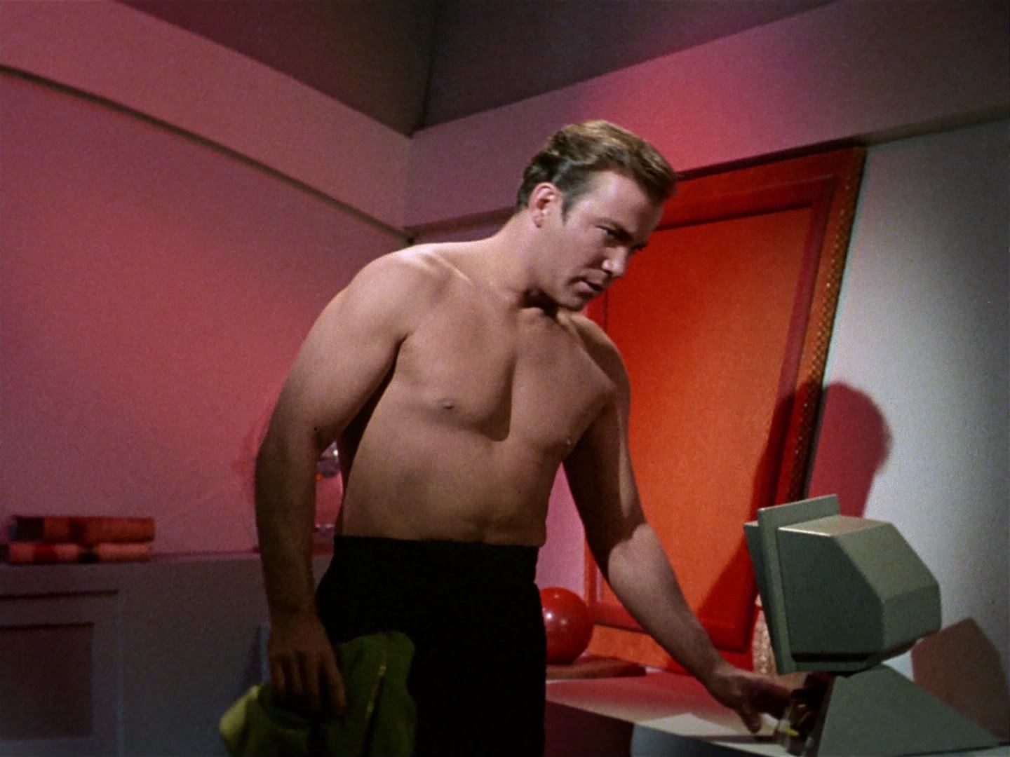 ariane179254_StarTrek_2x10_TheJourneyToBabel_1172.jpg