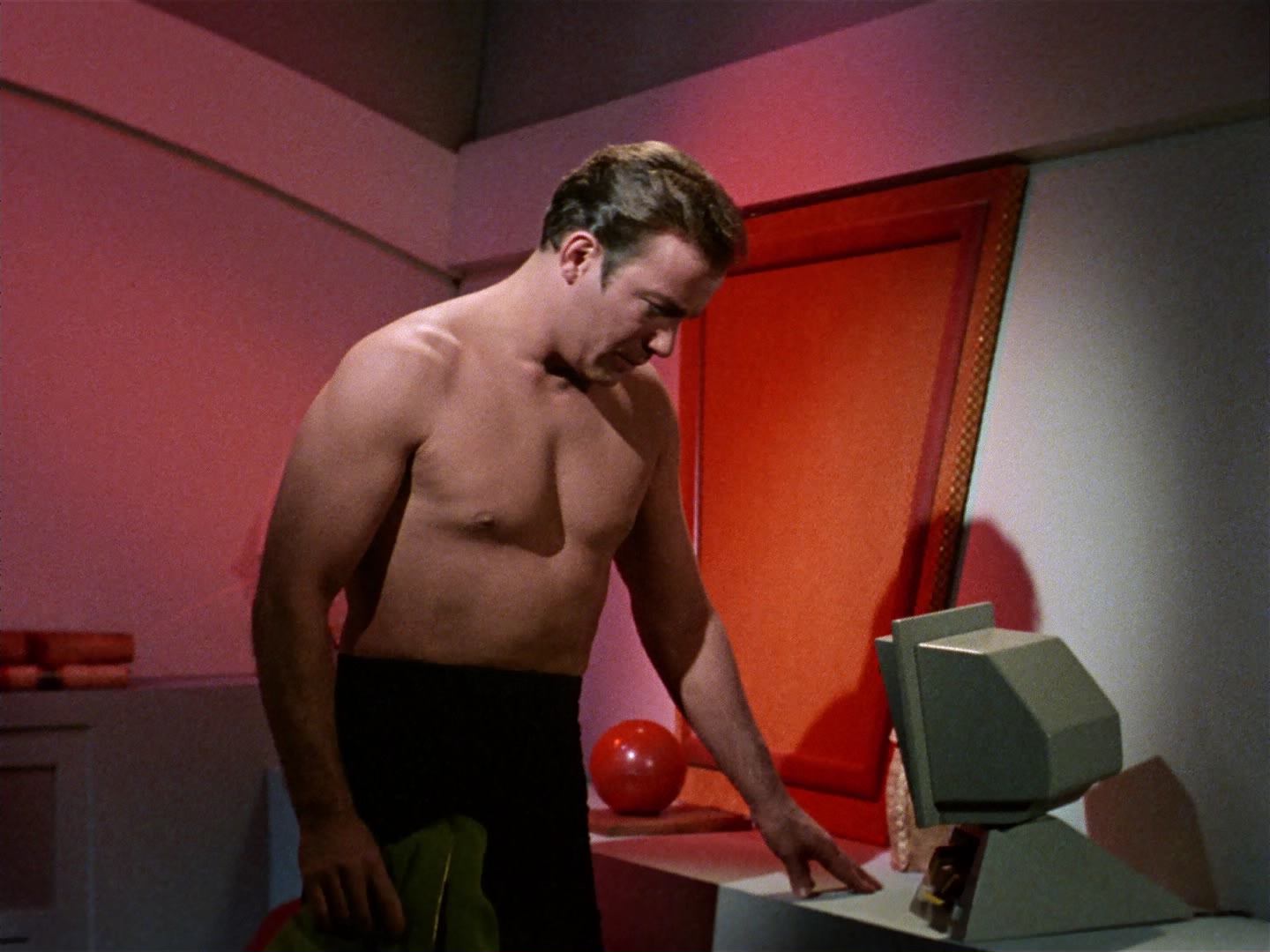 ariane179254_StarTrek_2x10_TheJourneyToBabel_1178.jpg