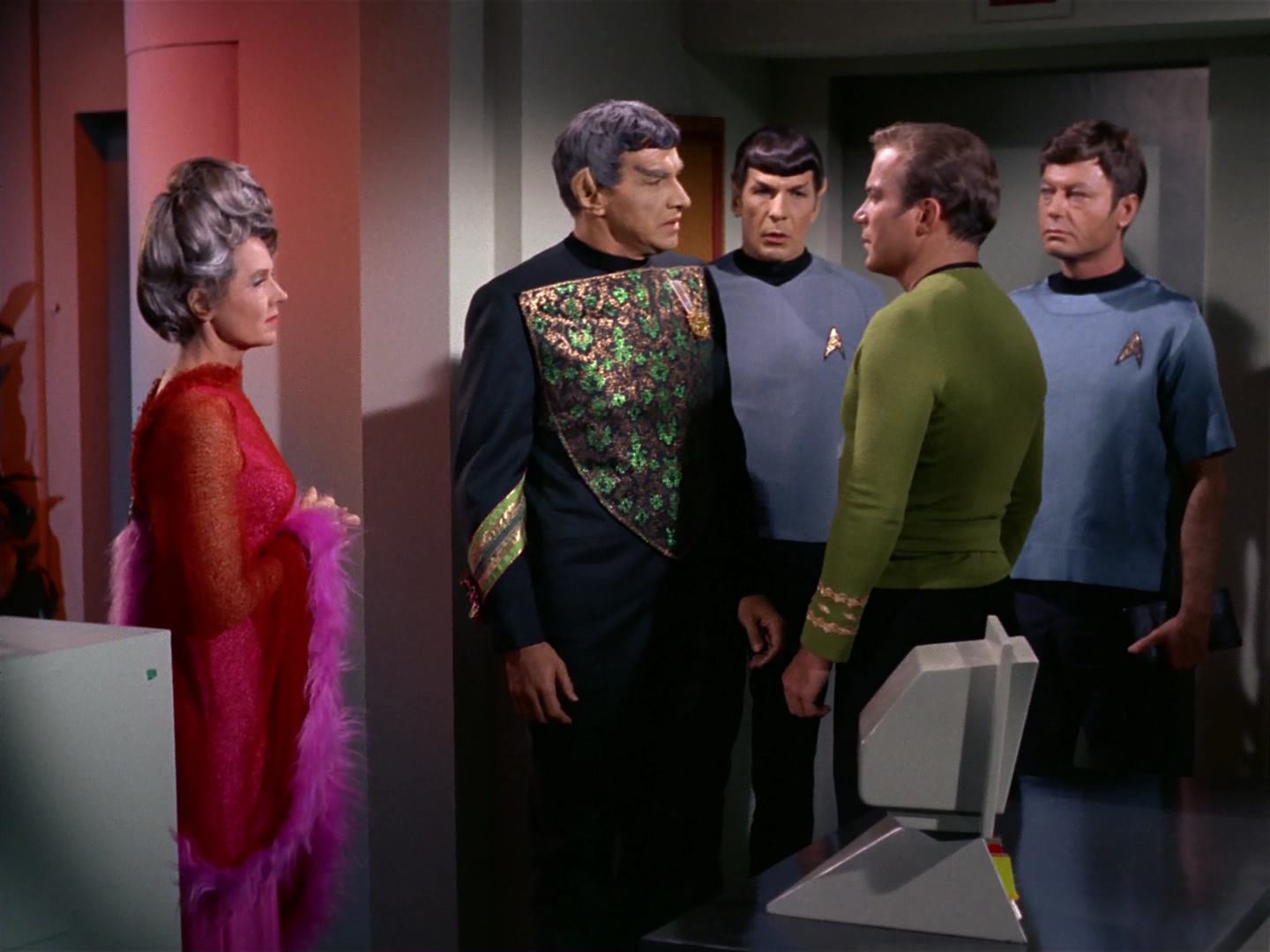 ariane179254_StarTrek_2x10_TheJourneyToBabel_1323.jpg