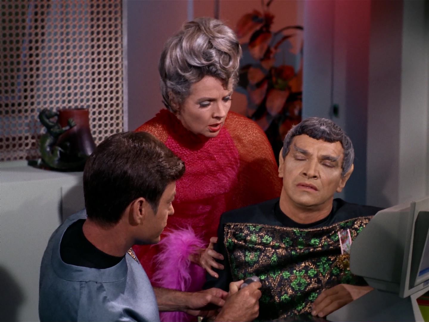 ariane179254_StarTrek_2x10_TheJourneyToBabel_1392.jpg