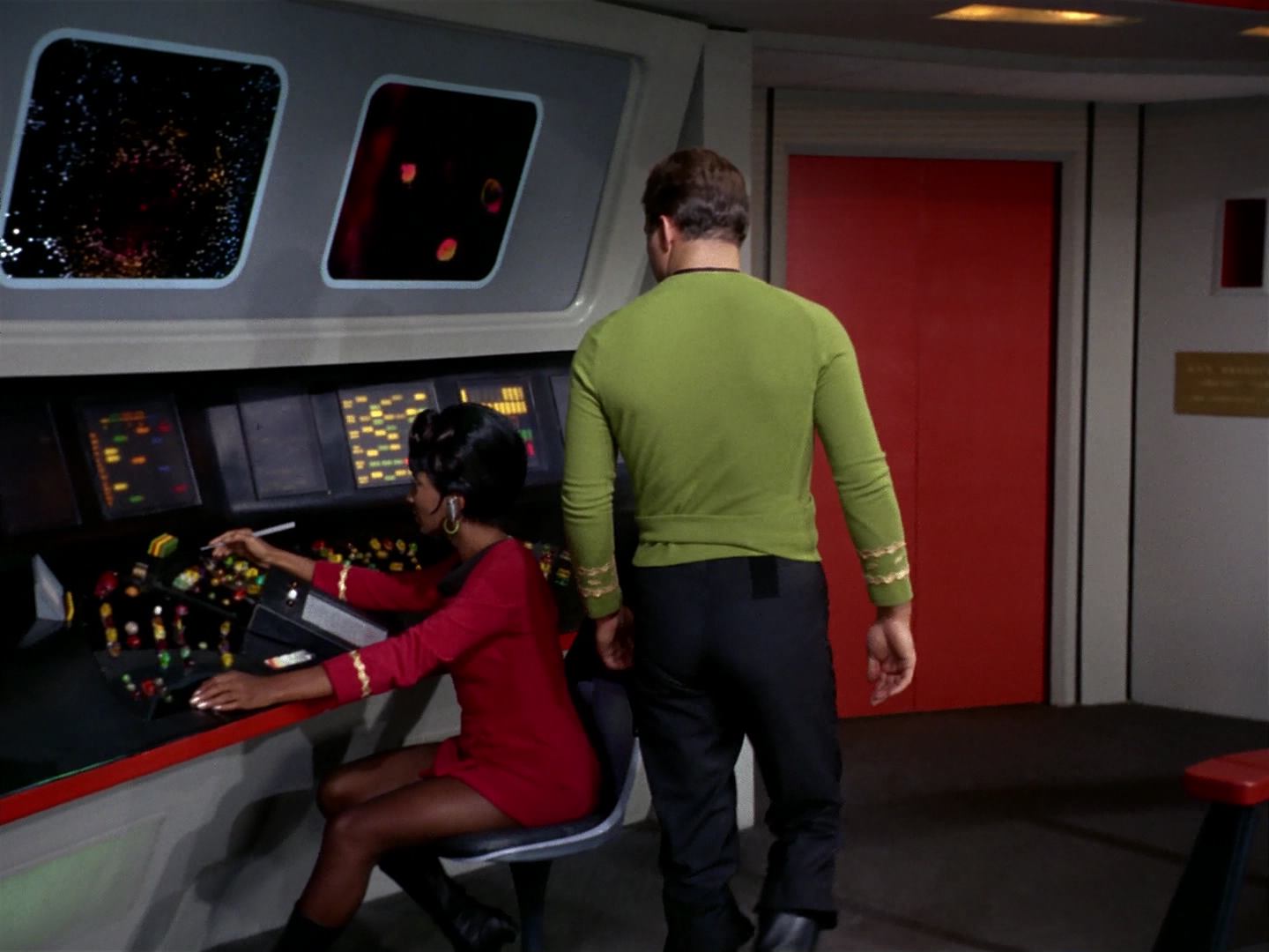 ariane179254_StarTrek_2x10_TheJourneyToBabel_1476.jpg